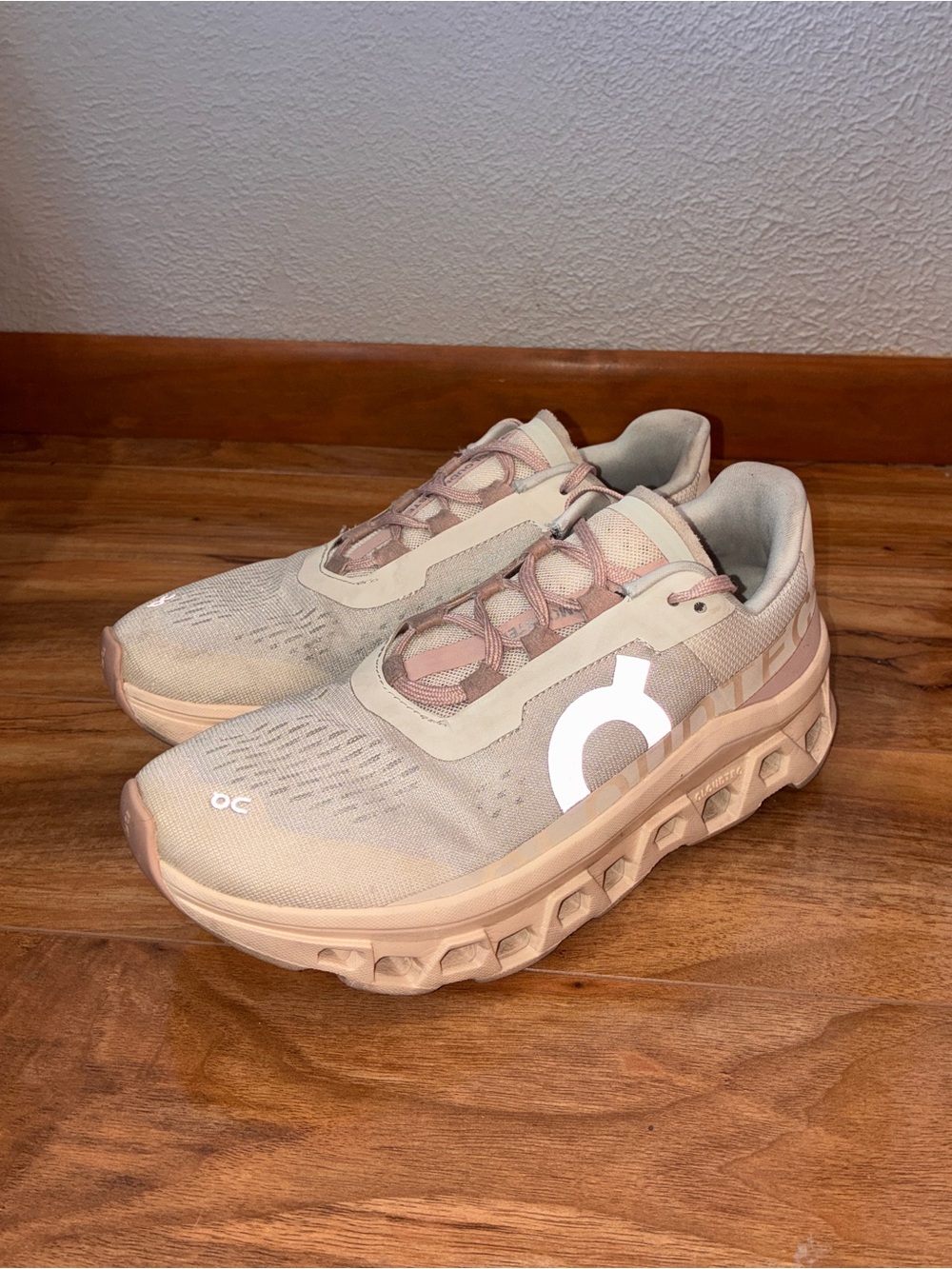 On Cloud Women’s Cloudmonster Athletic Shoe Sneakers, pink moon/fawn- size 8.5